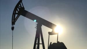 Oil tallies weekly gain as investors ignore Trump tariff comments