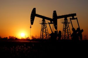 Oil prices steadies on US crude inventories fall