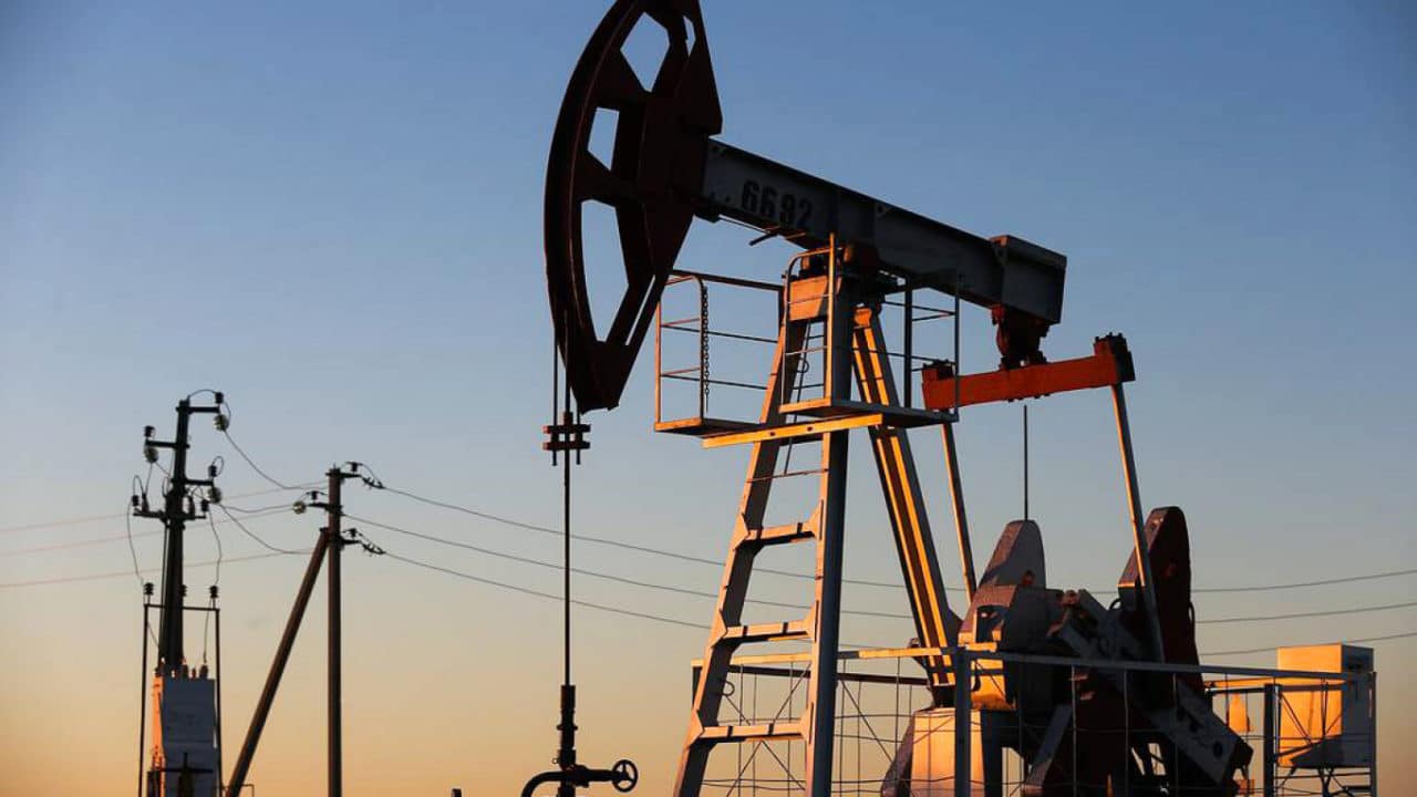 Oil prices spike over 4.5% from Iran attacks