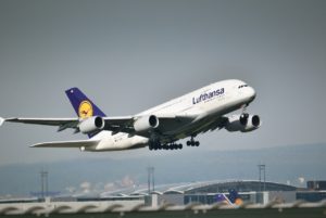 Lufthansa restores routes, targets 1,800 weekly flights